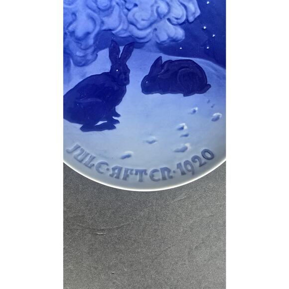 Vintage Bing & Grondahl B&G Christmas Plate Jule Aften 1920 Rabbits Copenhagen - Picture 3 of 5